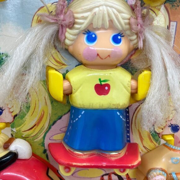 Dolly Pops Doll Set Outdoor Playtime 1979 Retro Skateboard Car Tennis Carry Case - Picture 3 of 13